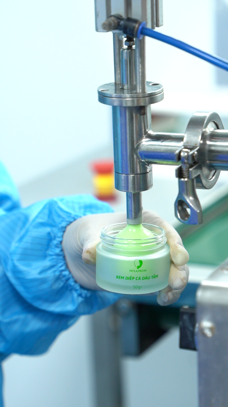 Kem Diếp Cá Dâu Tằm – Cấp Ẩm, Trị Mụn Thâm, Dưỡng Trắng Da